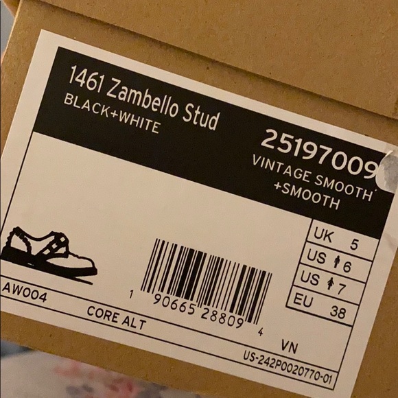 NEW Dr. Martens 1461 Zambello Stud Lace-Up - Picture 10 of 10